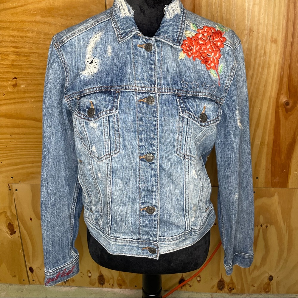 American Eagle distressed Jean Jacket size small